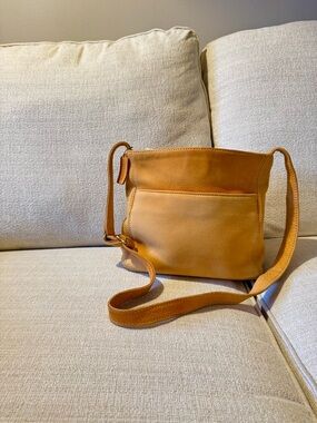 Vintage Coach crossbody nubuc bag